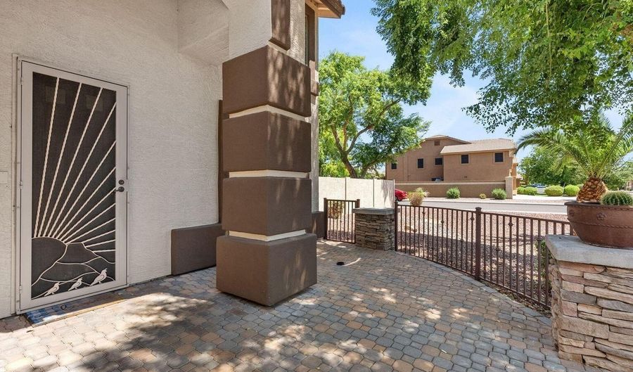 2648 E Teakwood Pl, Chandler, AZ 85249 - 5 Beds, 4 Bath
