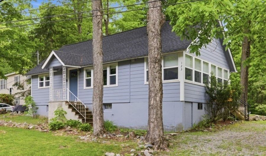 123 Glen Rd, Alloway, NJ 07422 - 2 Beds, 1 Bath