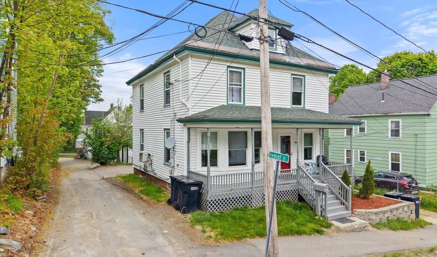 40 Fremont St, Bangor, ME 04401 - 4 Beds, 1 Bath