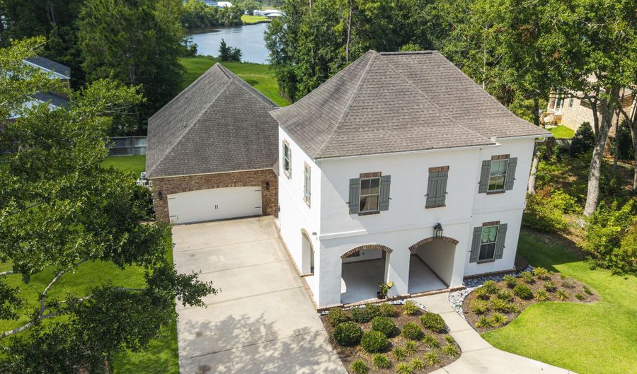 1908 Courtney Ln, Biloxi, MS 39532 - 5 Beds, 4 Bath