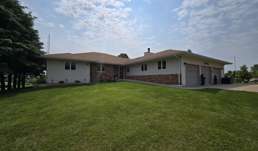 7 A7 Broken Lance, Apple River, IL 61001 - 4 Beds, 4 Bath
