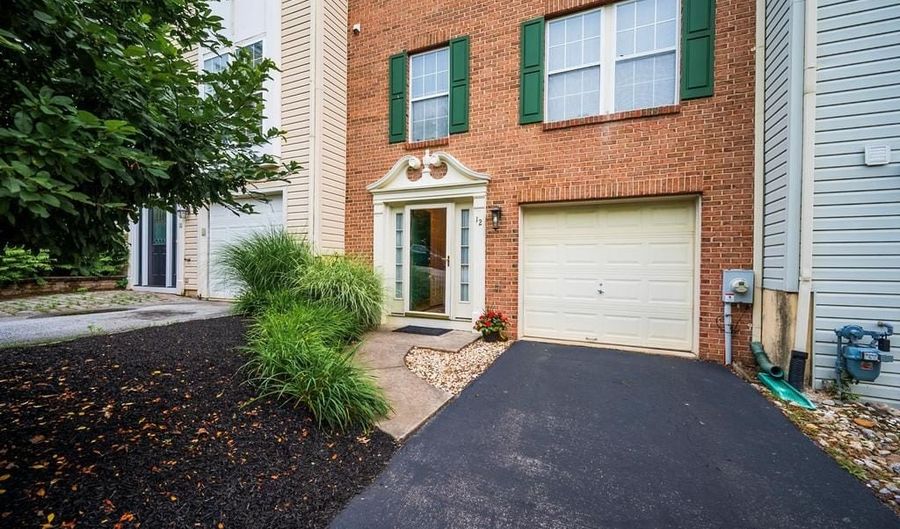 12 BARCLAY Dr, Hockessin, DE 19707 - 3 Beds, 3 Bath