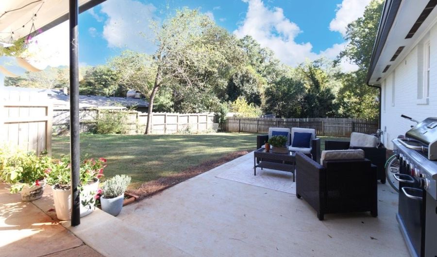 1092 W Lake Dr, Athens, GA 30606 - 3 Beds, 2 Bath