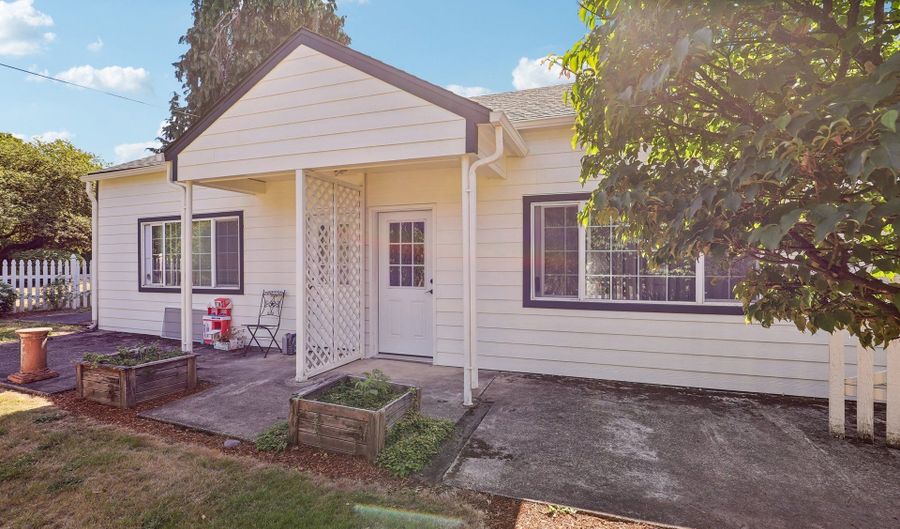 18605 NE CRAMER Rd, Battle Ground, WA 98604 - 2 Beds, 2 Bath