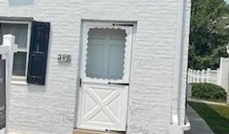 153 W KING St, Abbottstown, PA 17301 - 2 Beds, 1 Bath