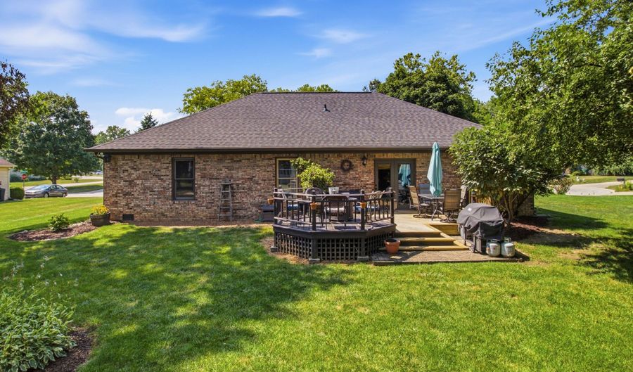 1135 Crystal Ct, Avon, IN 46123 - 3 Beds, 2 Bath
