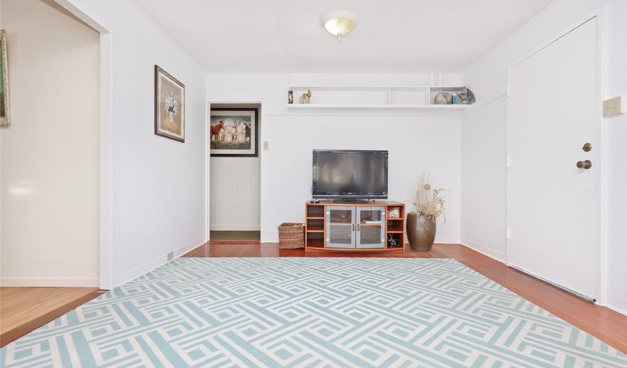 411 Olomana St A, Kailua, HI 96734 - 2 Beds, 1 Bath