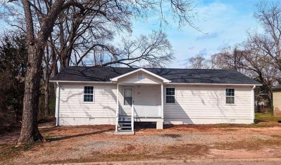 109 Quincy Ave, Griffin, GA 30223 - 4 Beds, 2 Bath