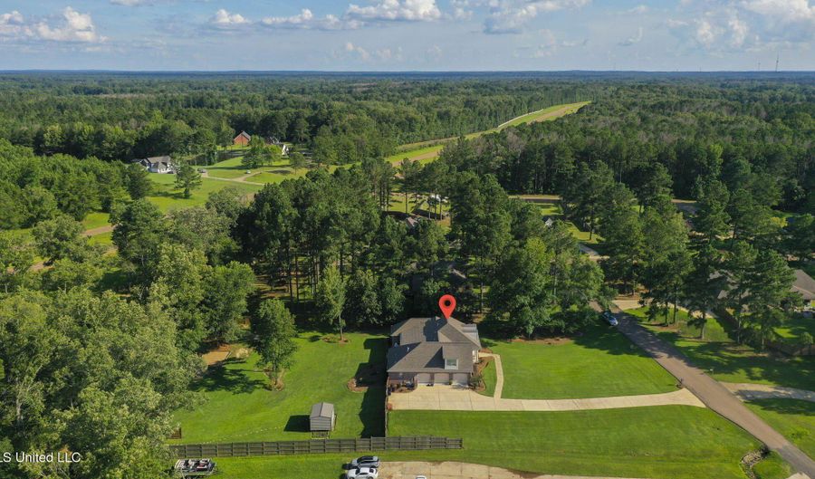 208 Kitty Hawk Cir, Brandon, MS 39047 - 5 Beds, 4 Bath