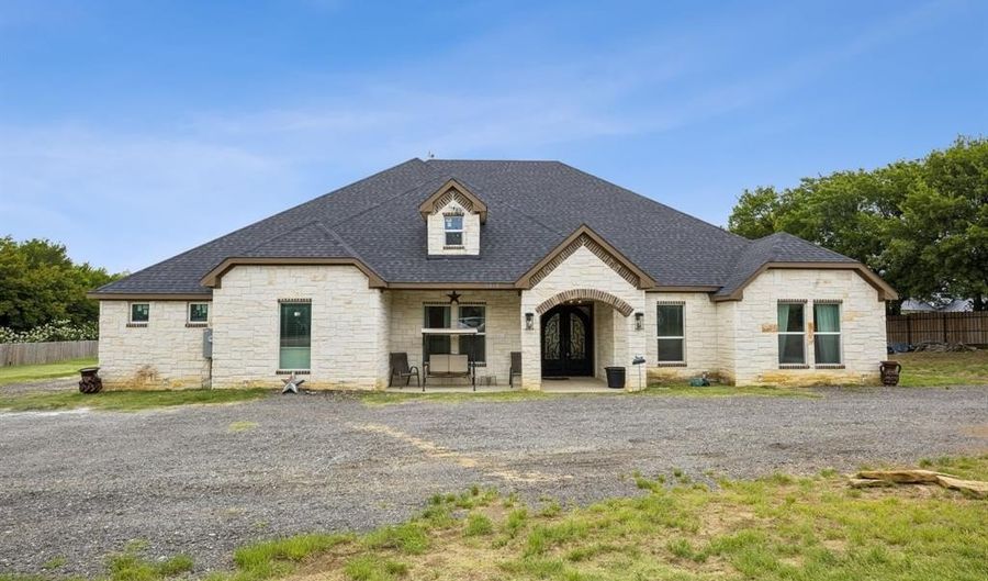 6467 Asher Rd, Alvarado, TX 76009 - 6 Beds, 4 Bath