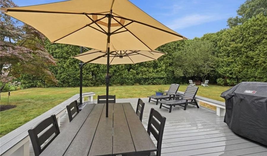 20 Sherman Ave, Bristol, RI 02809 - 3 Beds, 3 Bath