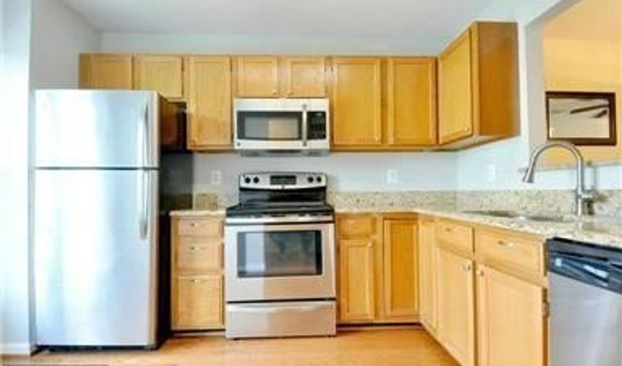 20182 FOOTHILL Ter, Ashburn, VA 20147 - 2 Beds, 3 Bath