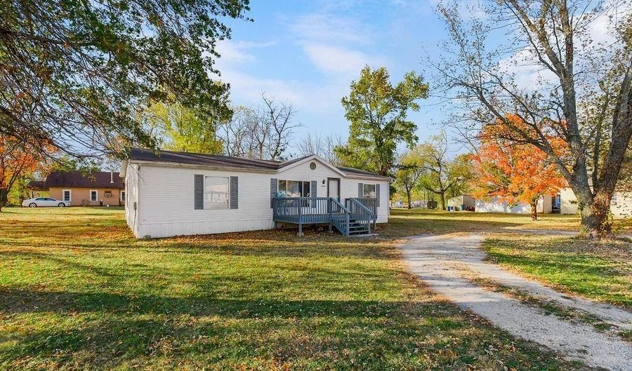 13025 NW Walnut St, Amsterdam, MO 64723 - 3 Beds, 2 Bath