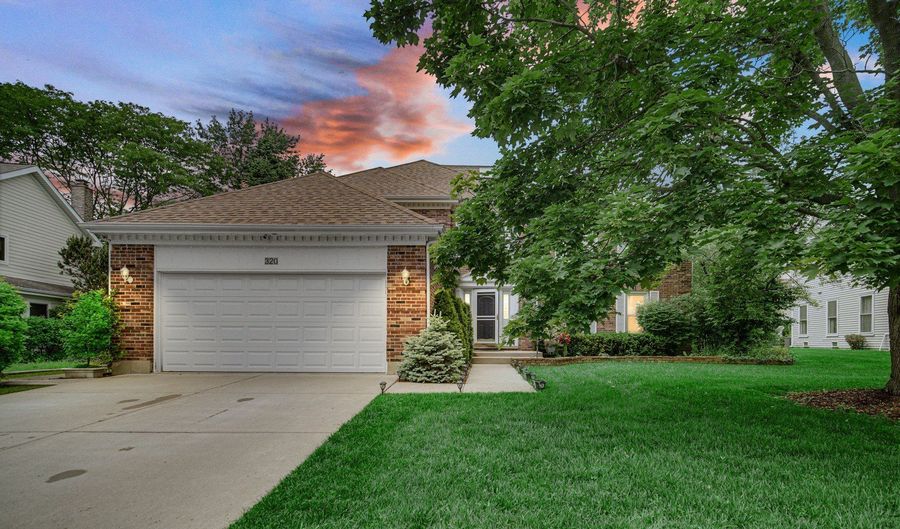 320 Brampton Ln, Arlington Heights, IL 60004 - 6 Beds, 3 Bath