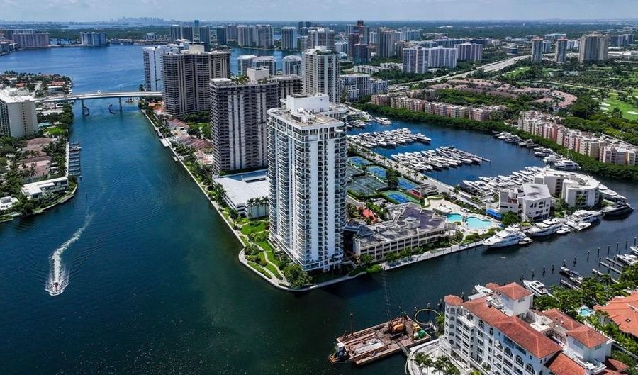 19707 Turnberry Way 8C, Aventura, FL 33180 - 2 Beds, 2 Bath