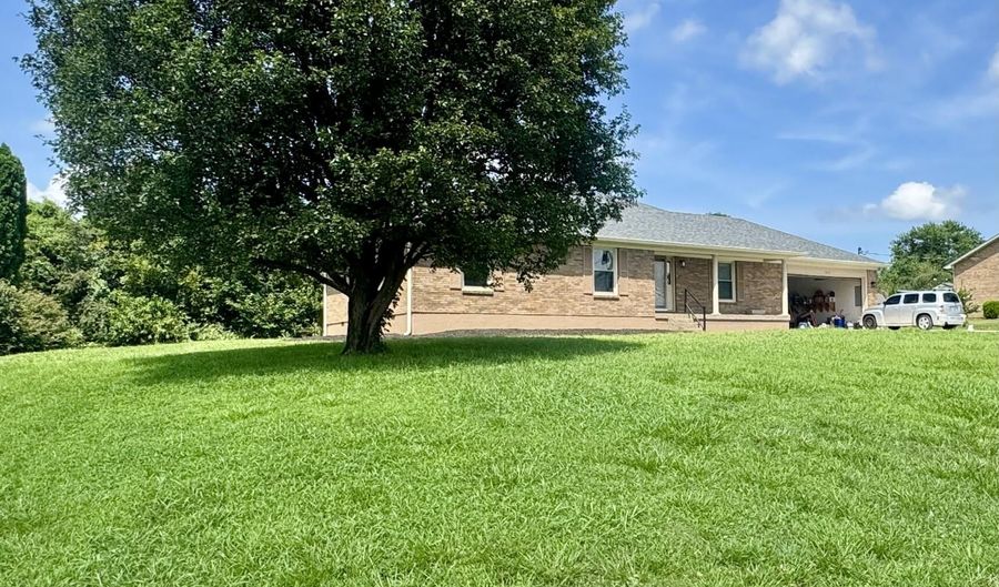 1018 Farmaway Dr, Bardstown, KY 40004 - 3 Beds, 2 Bath