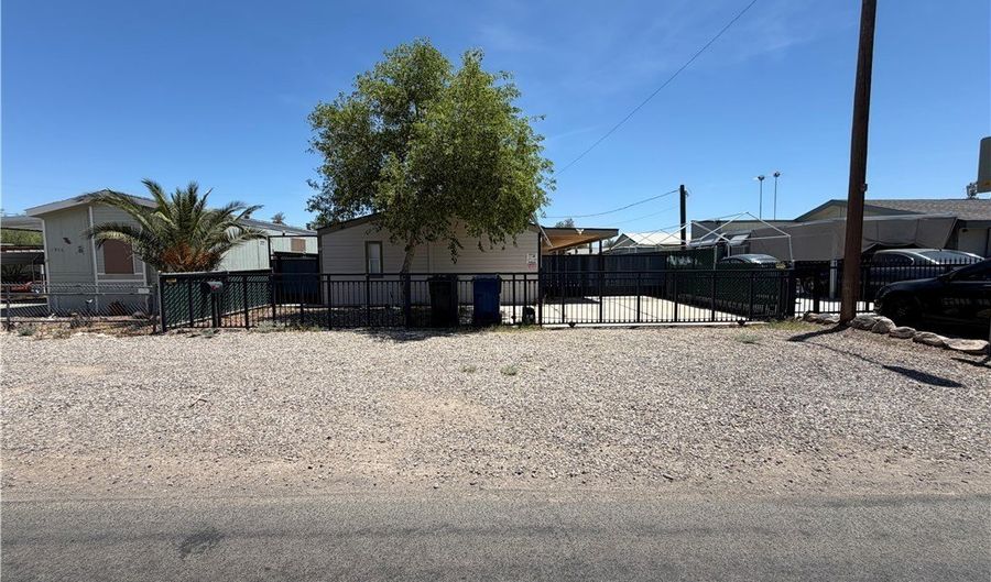 1910 Rio Grande Rd, Bullhead City, AZ 86442 - 3 Beds, 2 Bath