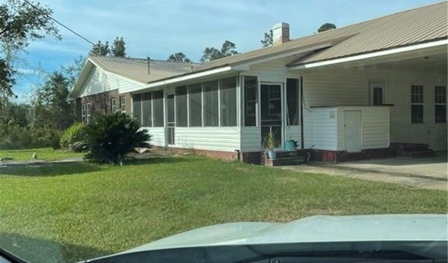 1721 Us 1 Hwy N, Alma, GA 31510 - 4 Beds, 2 Bath