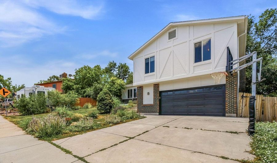 6733 Coors St, Arvada, CO 80004 - 5 Beds, 4 Bath