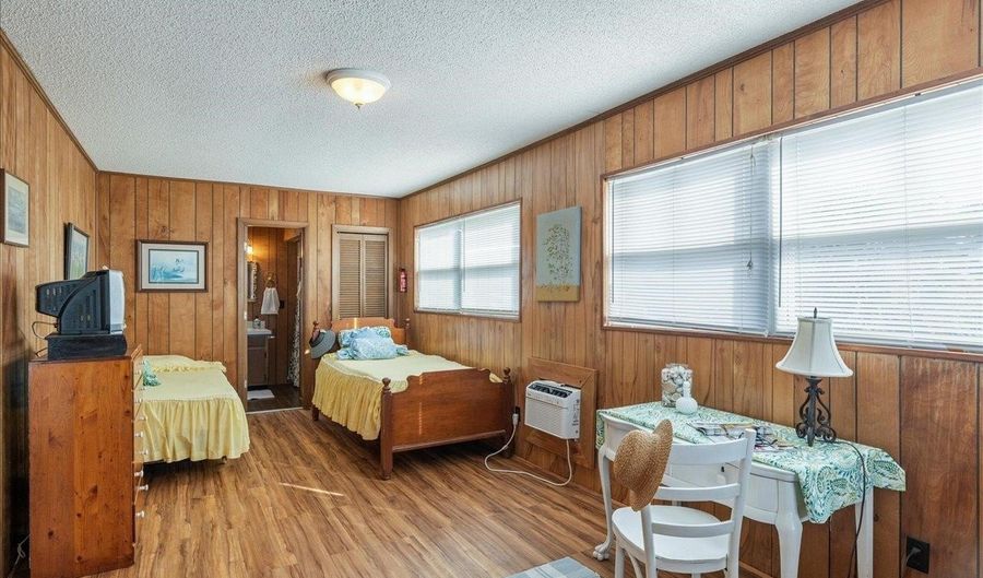 1651 Alligator Dr, Alligator Point, FL 32346 - 2 Beds, 2 Bath