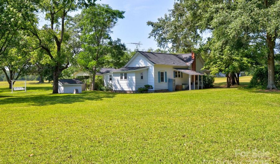 4070 Timrod Rd, Bethune, SC 29009 - 2 Beds, 2 Bath