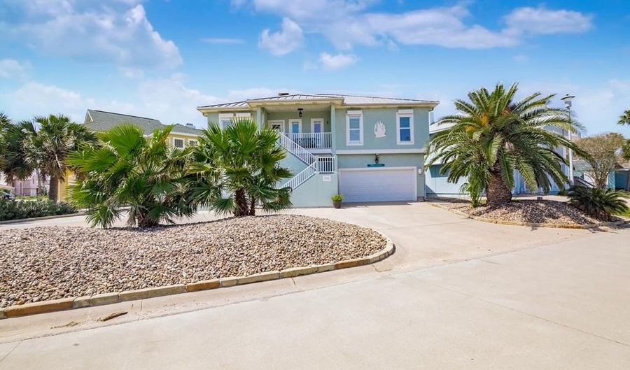 104 Bay Hbr, Aransas Pass, TX 78336 - 5 Beds, 3 Bath