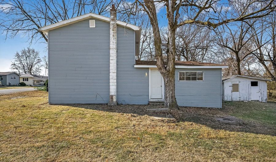 109 W Cline St, Aurora, MO 65605 - 3 Beds, 2 Bath