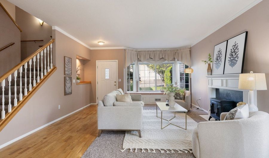 8712 SW WAKKILA Ter, Beaverton, OR 97007 - 4 Beds, 3 Bath