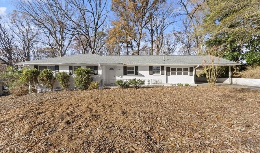 2352 Elmwood Cir SE, Atlanta, GA 30339 - 3 Beds, 2 Bath