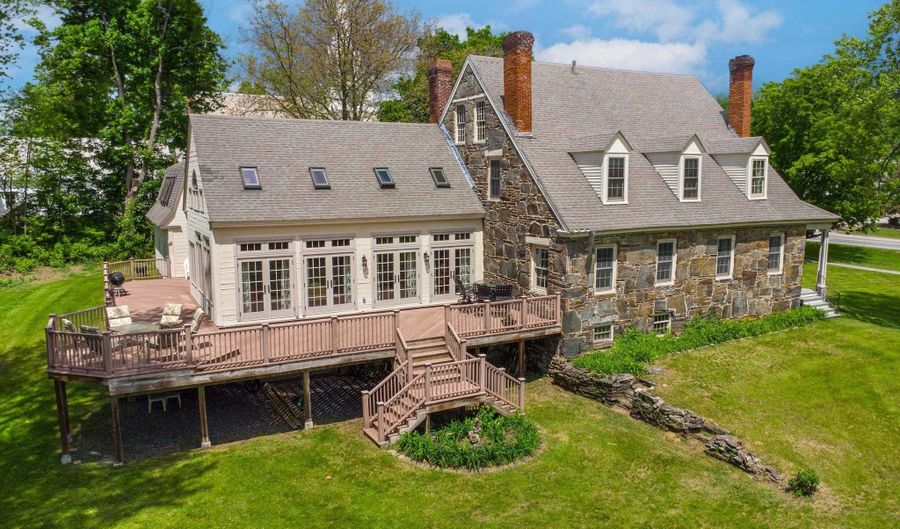 258 Main St, Charlestown, NH 03603 - 5 Beds, 3 Bath