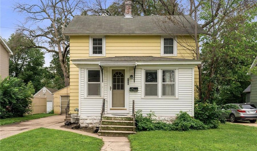 208 12th St SE, Austin, MN 55912 - 3 Beds, 1 Bath