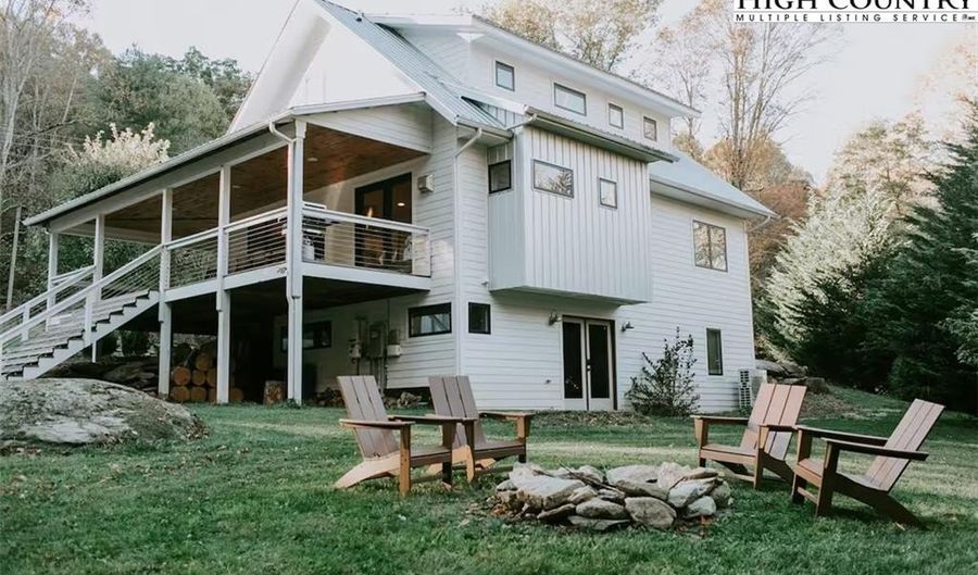 2753 Dutch Creek Rd, Banner Elk, NC 28604 - 4 Beds, 3 Bath