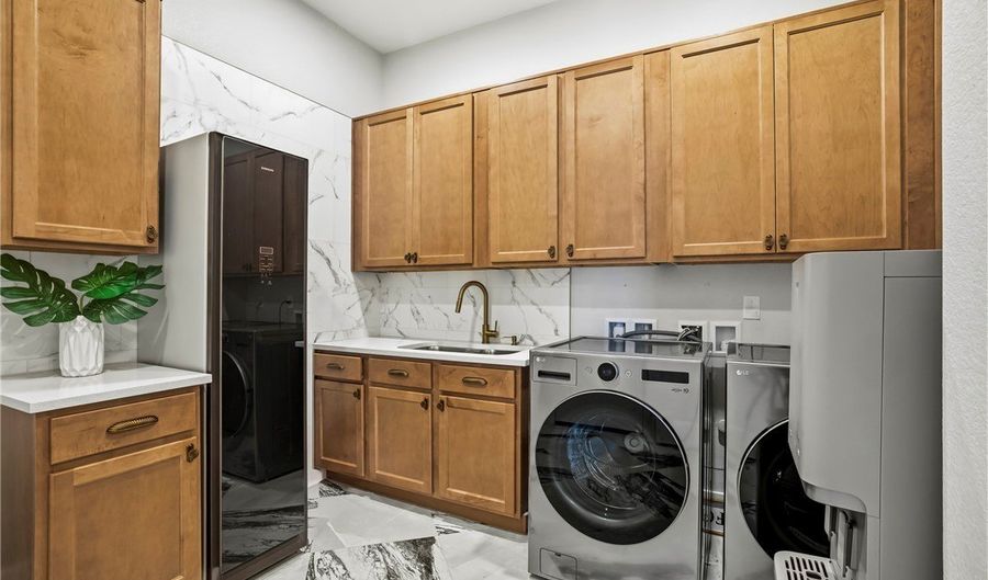 11162 Concord Valley Dr, Las Vegas, NV 89135 - 3 Beds, 3 Bath
