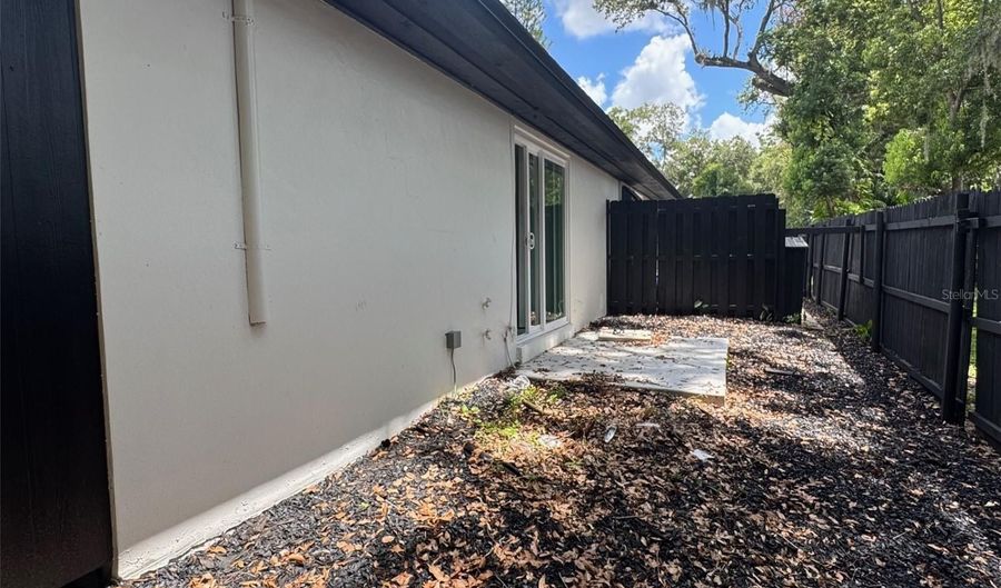 475 BLUE BIRD St, Apopka, FL 32703 - 2 Beds, 1 Bath