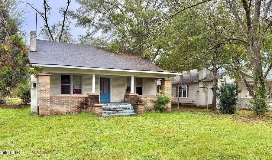 W Monticello Street, Brookhaven, MS 39601 - 4 Beds, 2 Bath