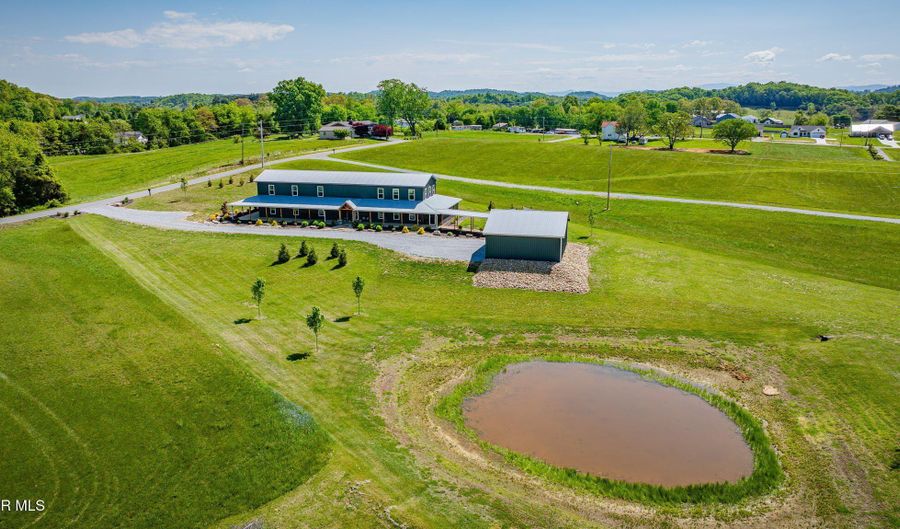 1600 Mary Lamons Rd, Afton, TN 37616 - 3 Beds, 4 Bath