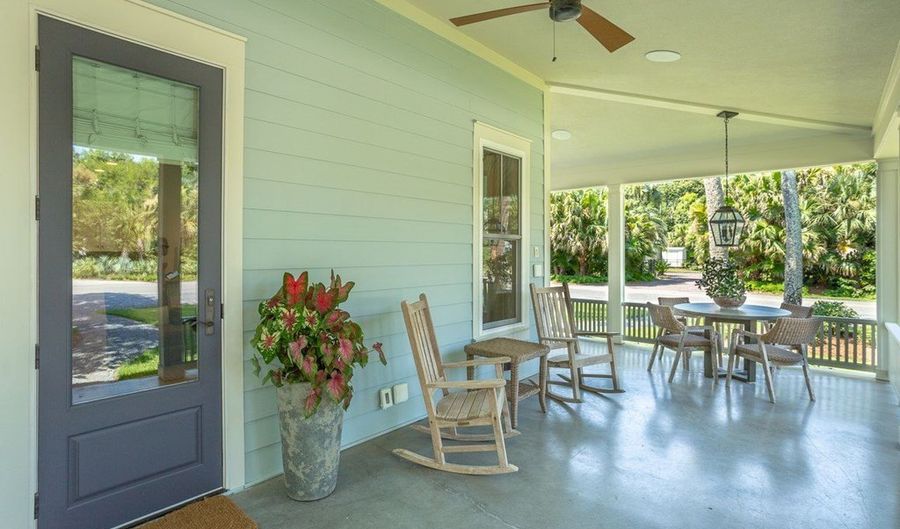 19 11th St, Apalachicola, FL 32320 - 3 Beds, 3 Bath