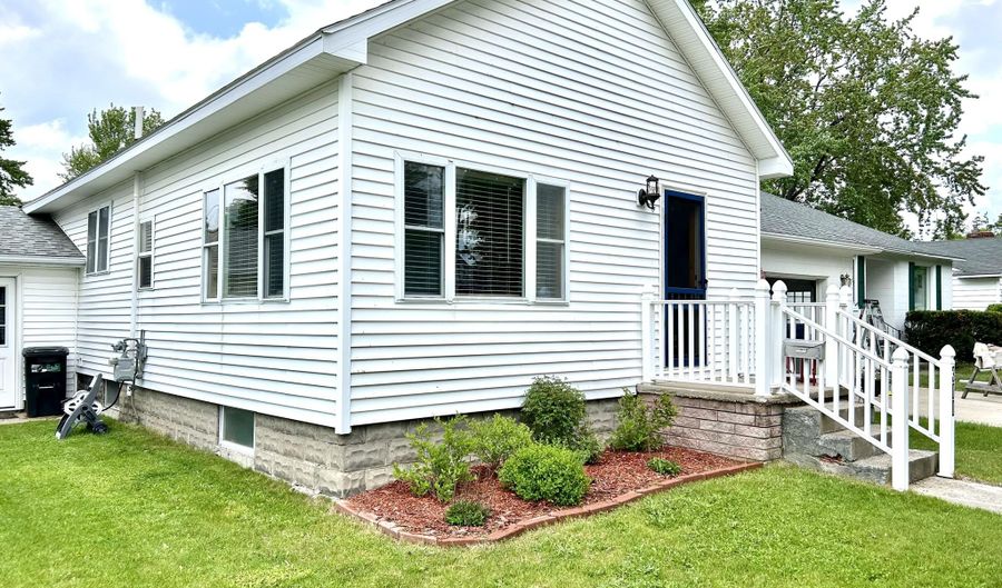 300 E Blair St, Alpena, MI 49707 - 3 Beds, 1 Bath