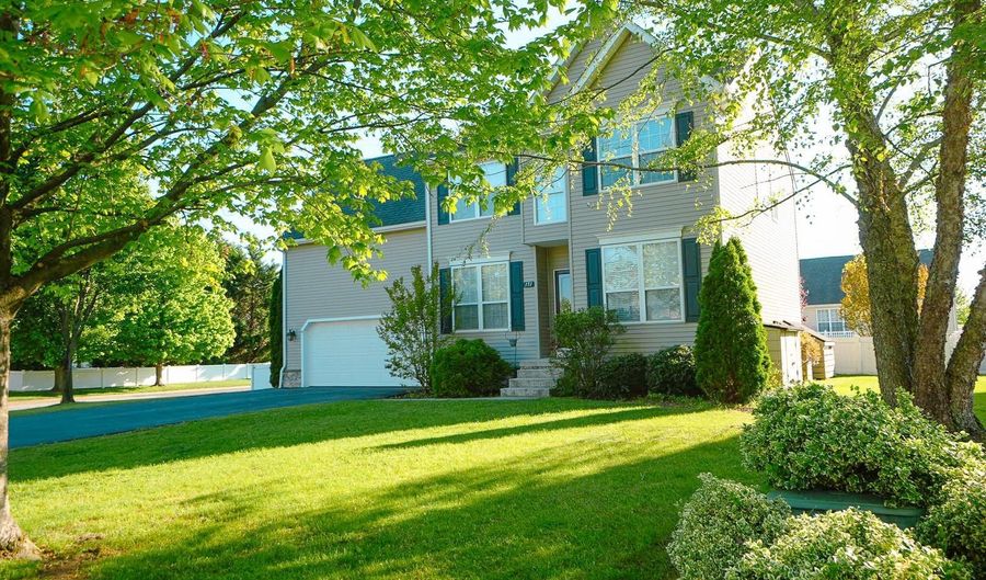 151 REDSTONE Ct, Felton, DE 19943 - 4 Beds, 3 Bath