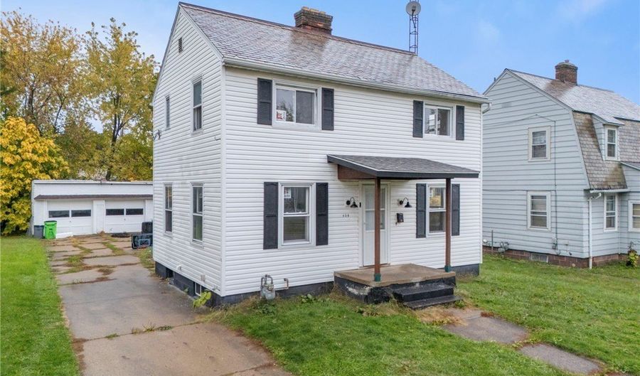 834 Devine St, Alliance, OH 44601 - 3 Beds, 2 Bath
