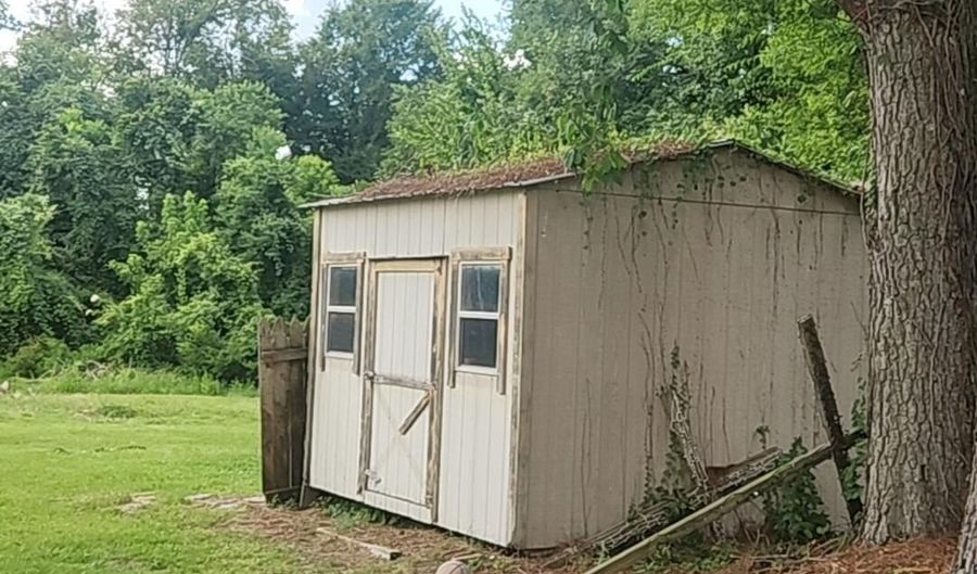 548 Holly Bush Rd, Brandon, MS 39047 - 4 Beds, 4 Bath