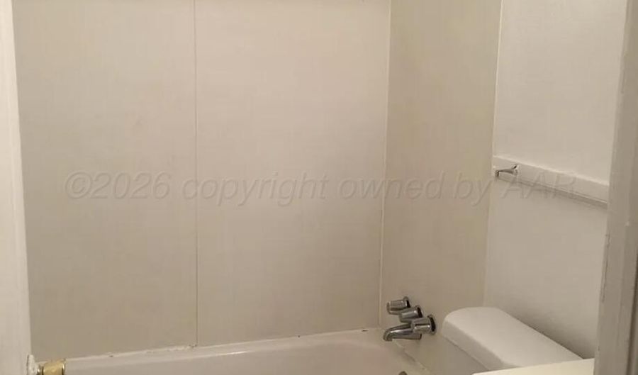 401 S Maryland St, Amarillo, TX 79106 - 4 Beds, 2 Bath