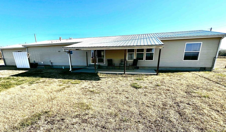 9131 SW Anna Rd, Augusta, KS 67010 - 4 Beds, 2 Bath