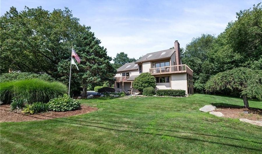 264 Boston Neck Rd, Narragansett, RI 02882 - 4 Beds, 4 Bath