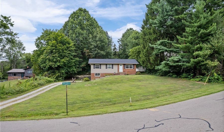 341 Abbyshire Rd, Akron, OH 44319 - 3 Beds, 2 Bath