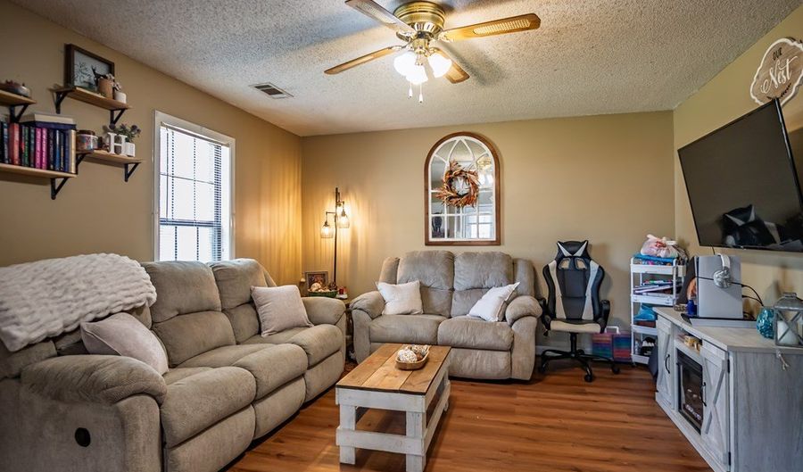 108 Dabney St, Batesville, MS 38606 - 3 Beds, 2 Bath