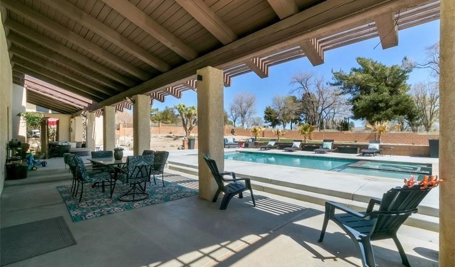 15201 Pocahantas, Apple Valley, CA 92307 - 3 Beds, 3 Bath