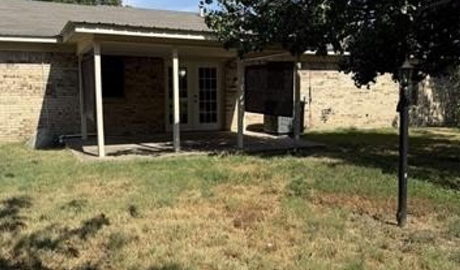 1211 Georgia St, Sulphur Springs, TX 75482 - 3 Beds, 2 Bath