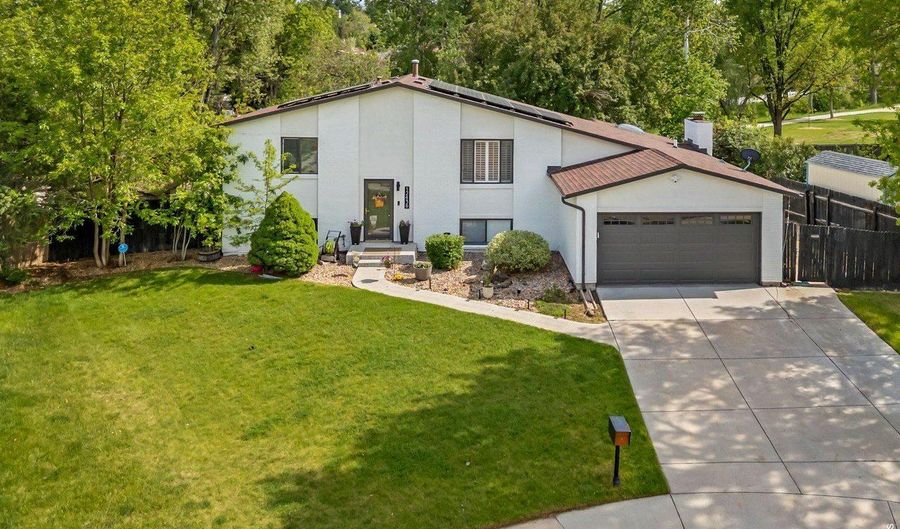 12438 W 70th Pl, Arvada, CO 80004 - 3 Beds, 2 Bath
