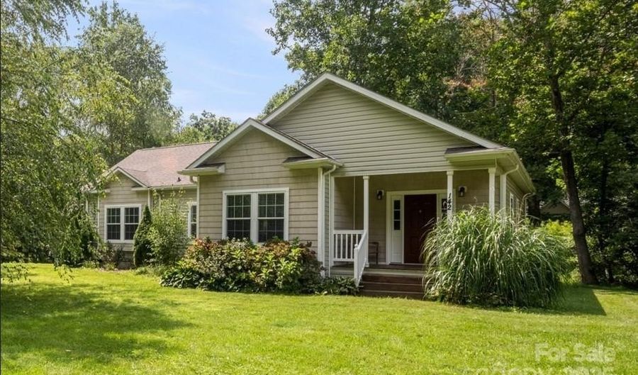 142 Pinners Cove Rd, Asheville, NC 28803 - 3 Beds, 2 Bath